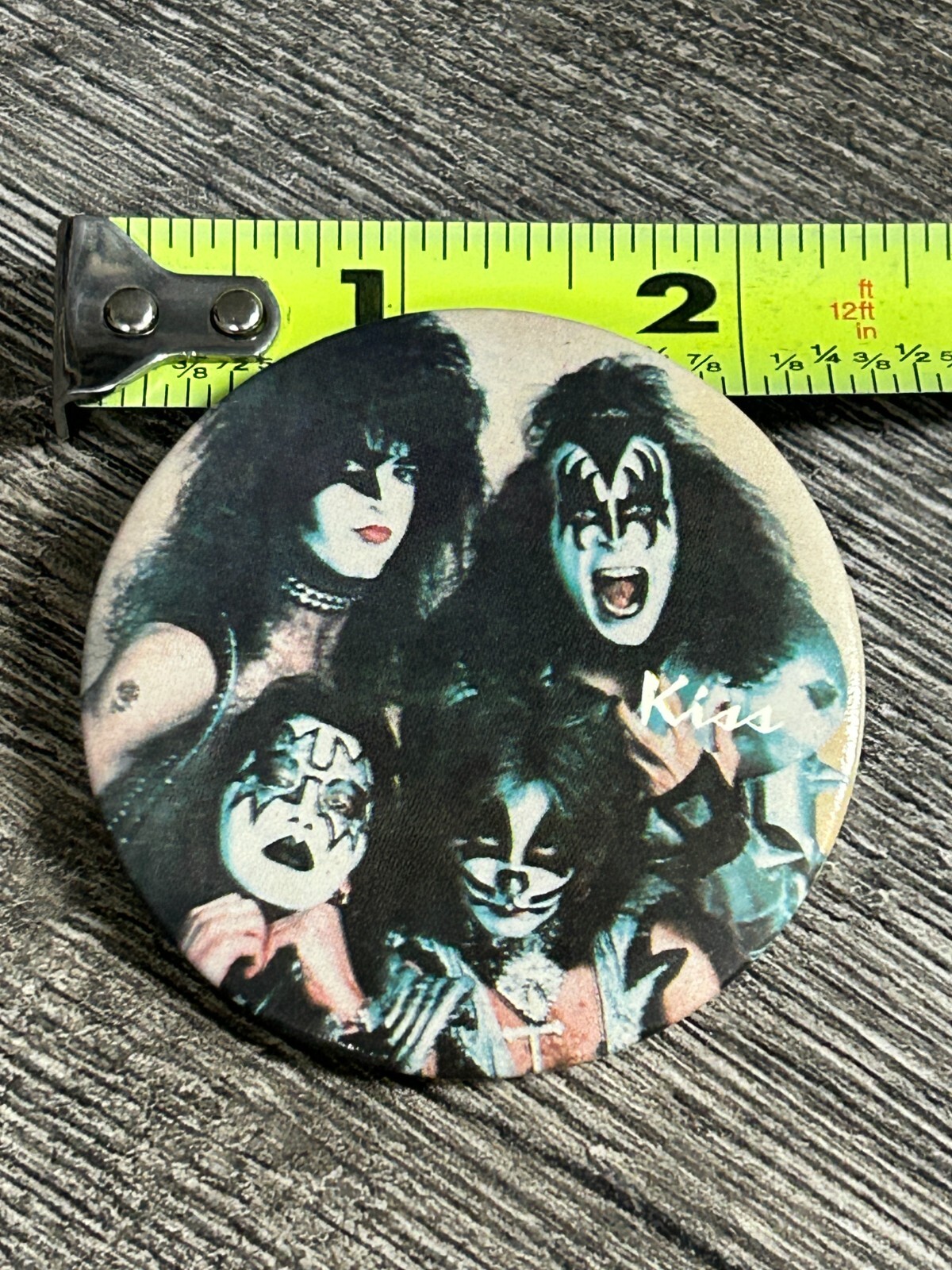 KISS BUTTON Pin Badge Rock And Roll Over Group Pose 2 1/8″ Vintage Kiss Aucoin