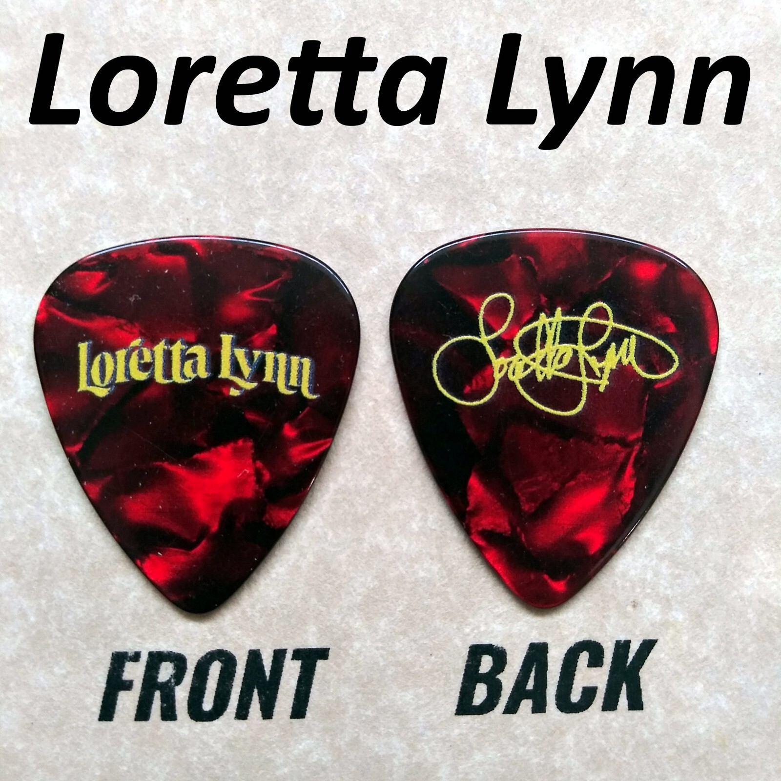 1 Loretta Lynn Classic Country signature Novelty guitar pick (S-2376)