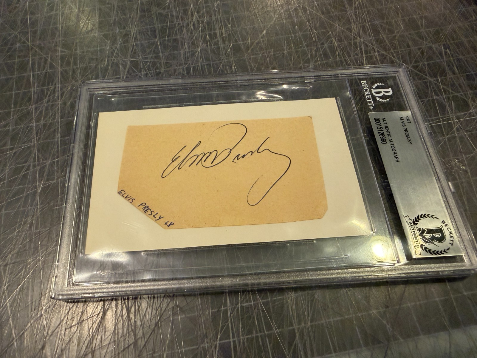 1968 ELVIS PRESLEY THE KING OF ROCK N ROLL SIGNED CUT ON INDEX CARD BECKETT