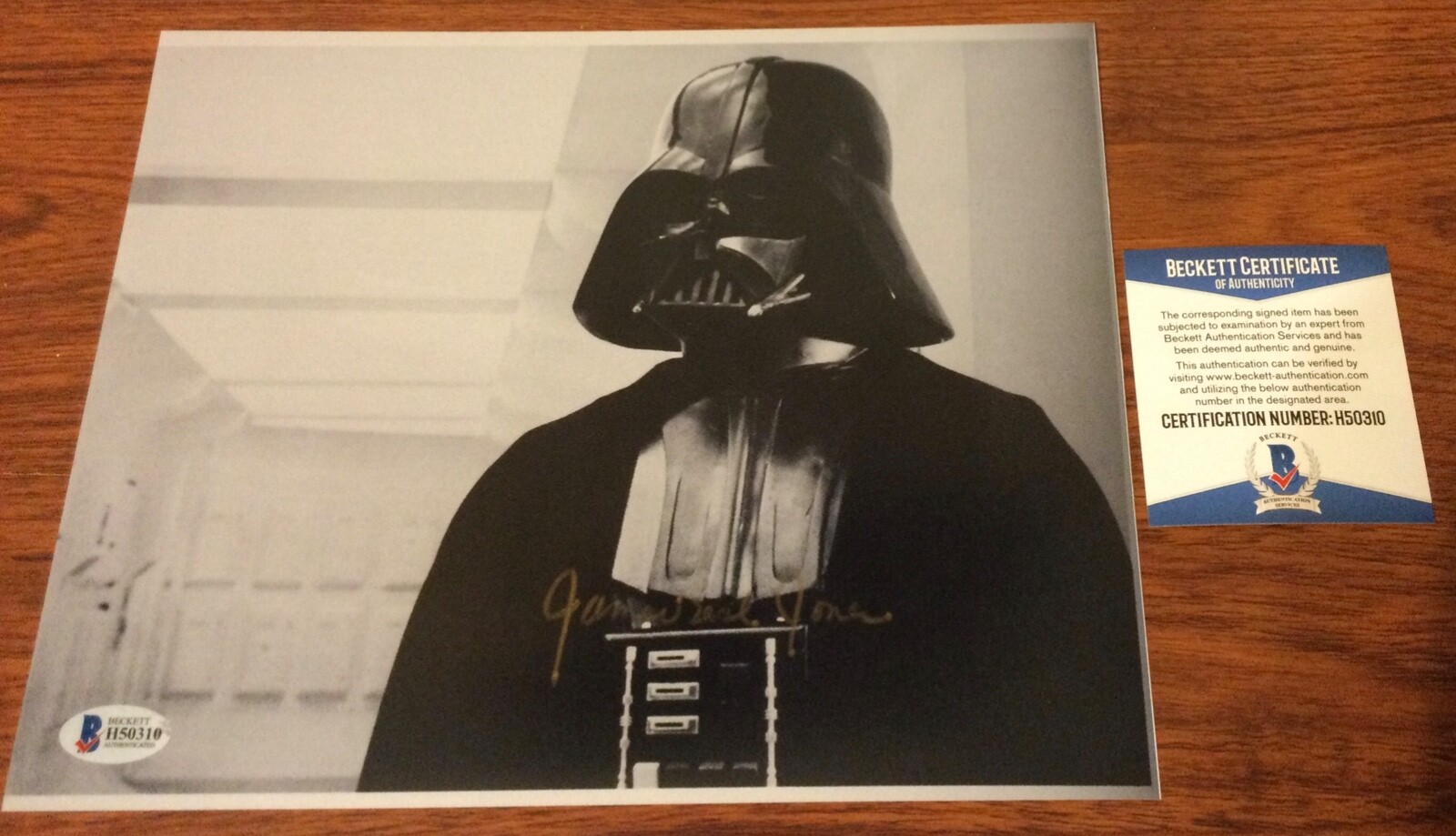 JAMES EARL JONES SIGNED DARTH VADER STAR WARS 8X10 PHOTO C BECKETT BAS