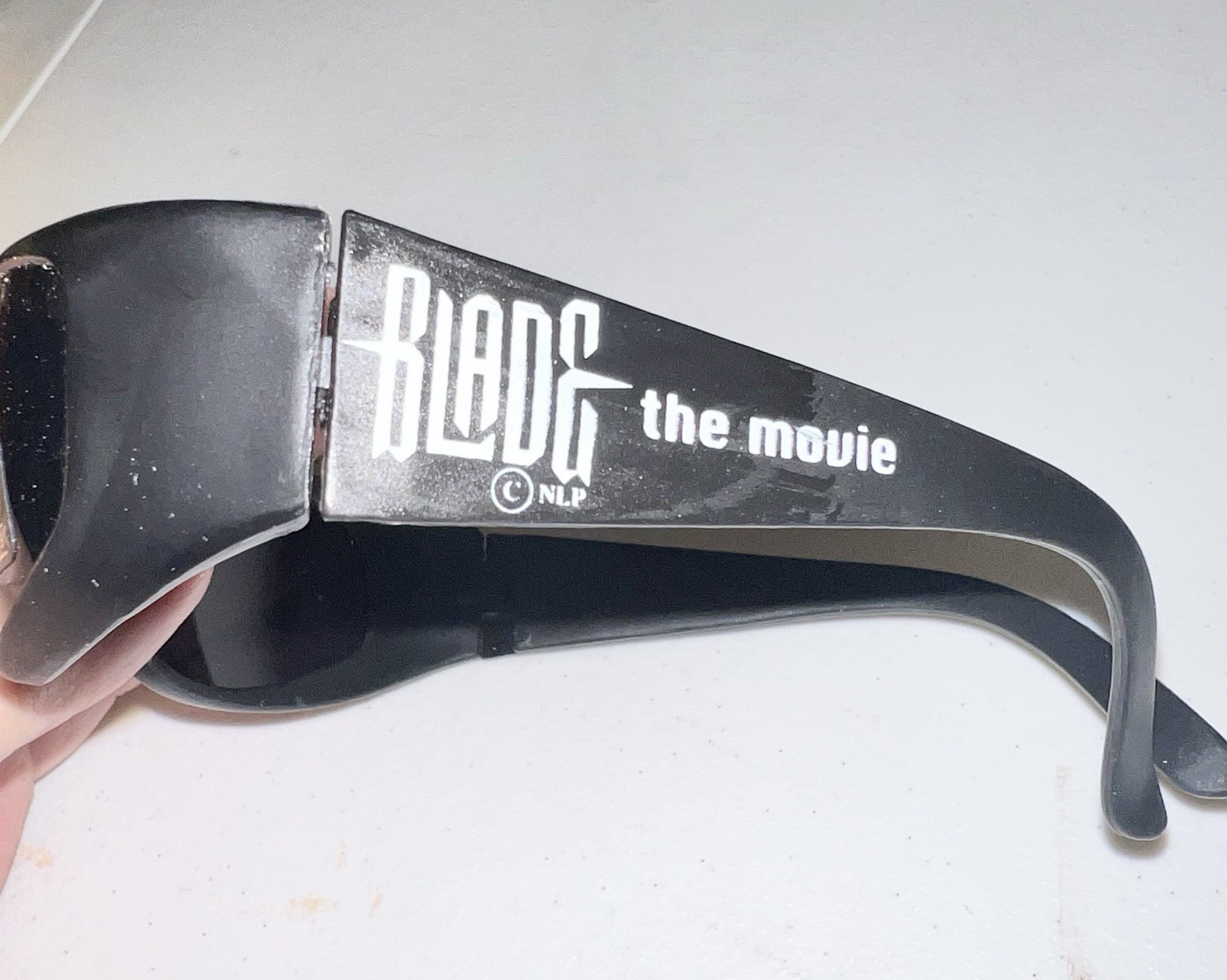 1998 Marvel Studios BLADE Vampire Hunter Movie Promotional Sunglasses Snipes
