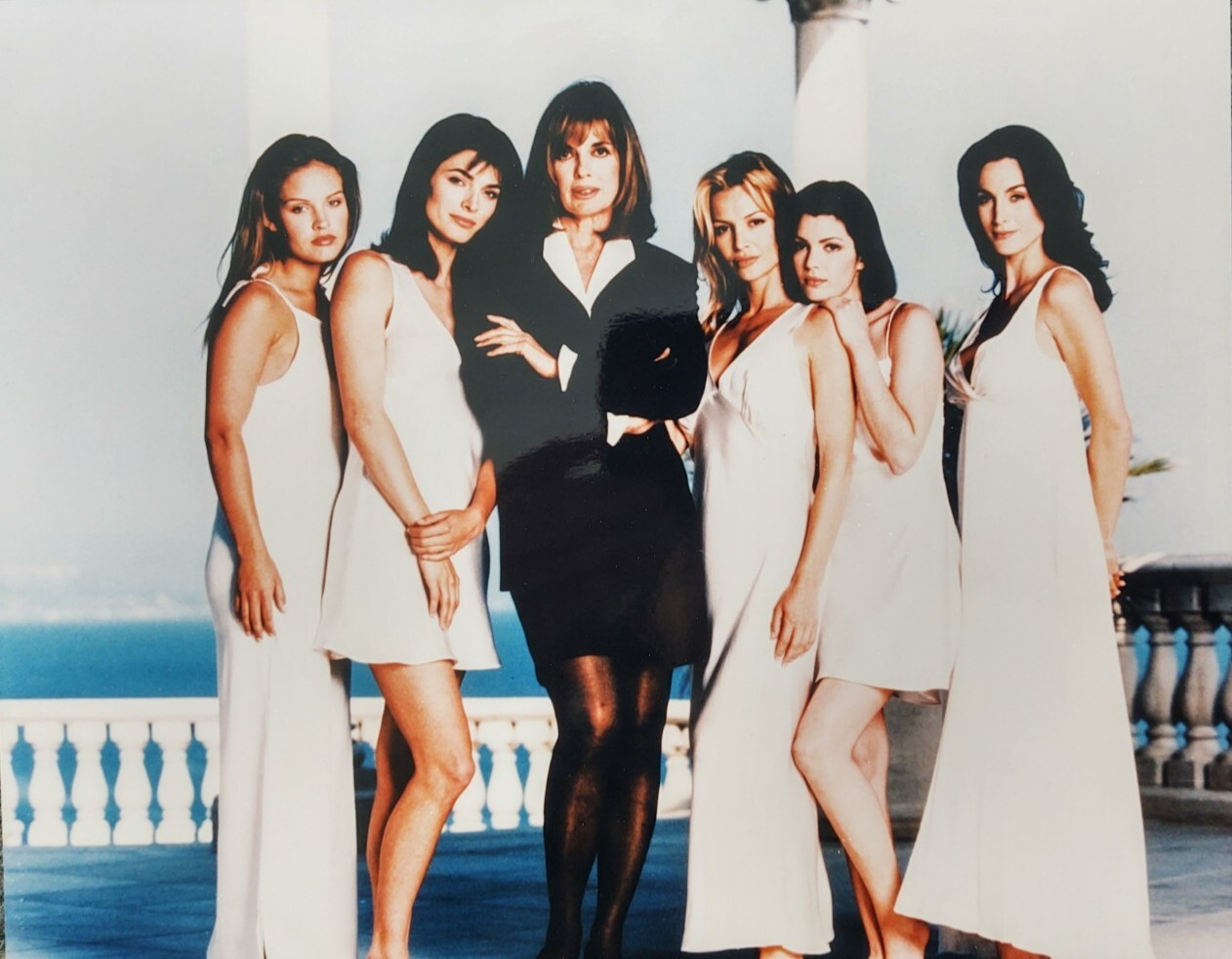 Models Inc Teresa Hill Carrie Anne Moss Linda Gray Cast Pose Color 8×10 Photo