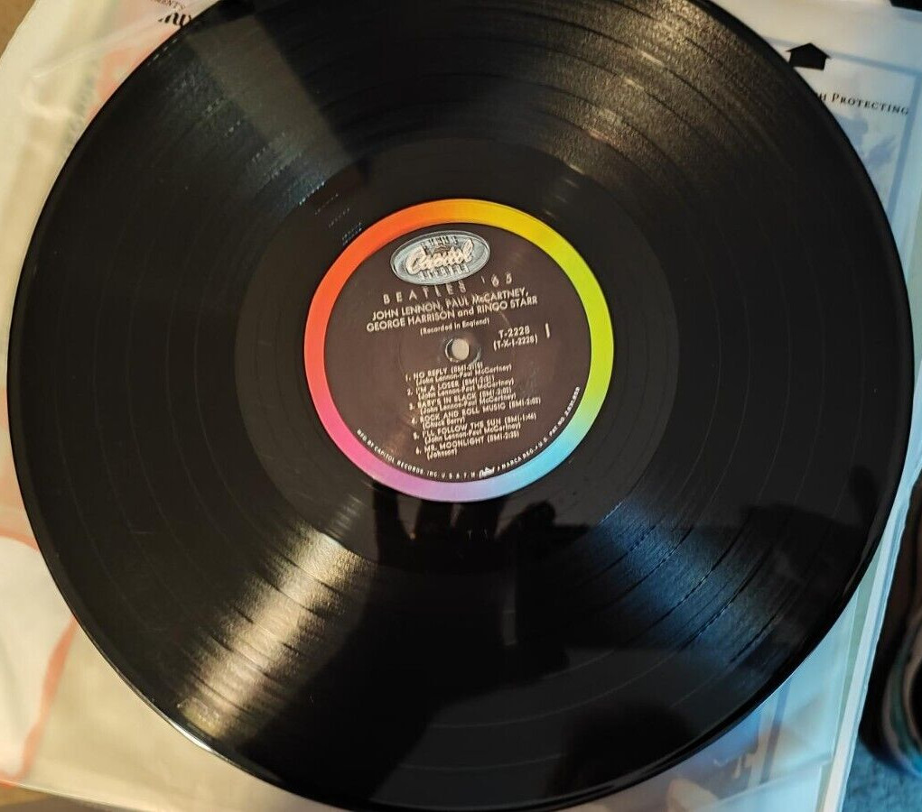 Original VG++ to NM- “Mono” Beatles 65′ on The Original Capitol Rainbow Label