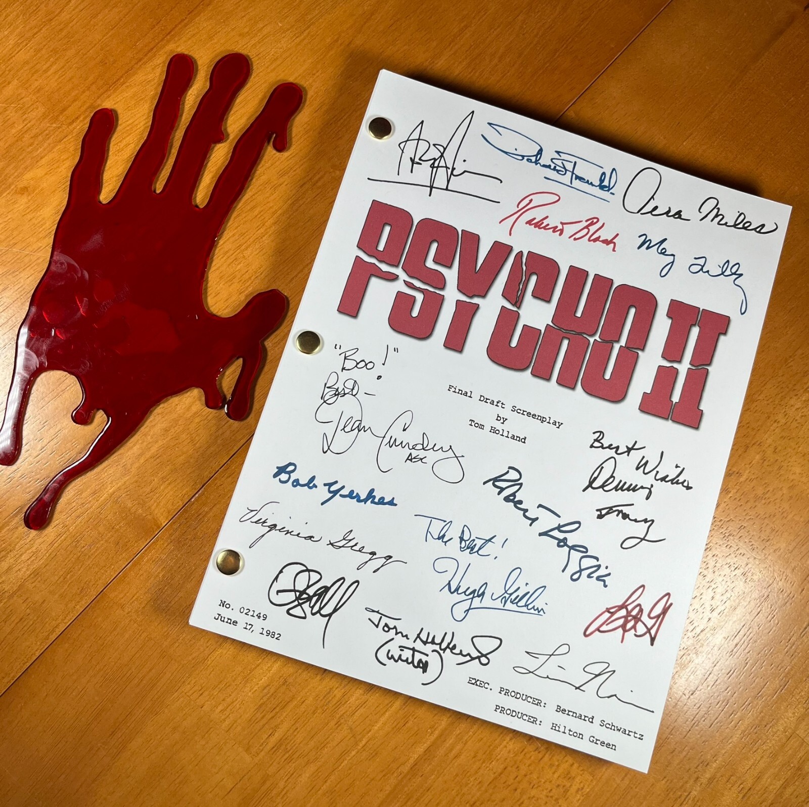 Psycho II Script Cast-Signed – Autograph Reprints – 143 Pages – Norman Bates
