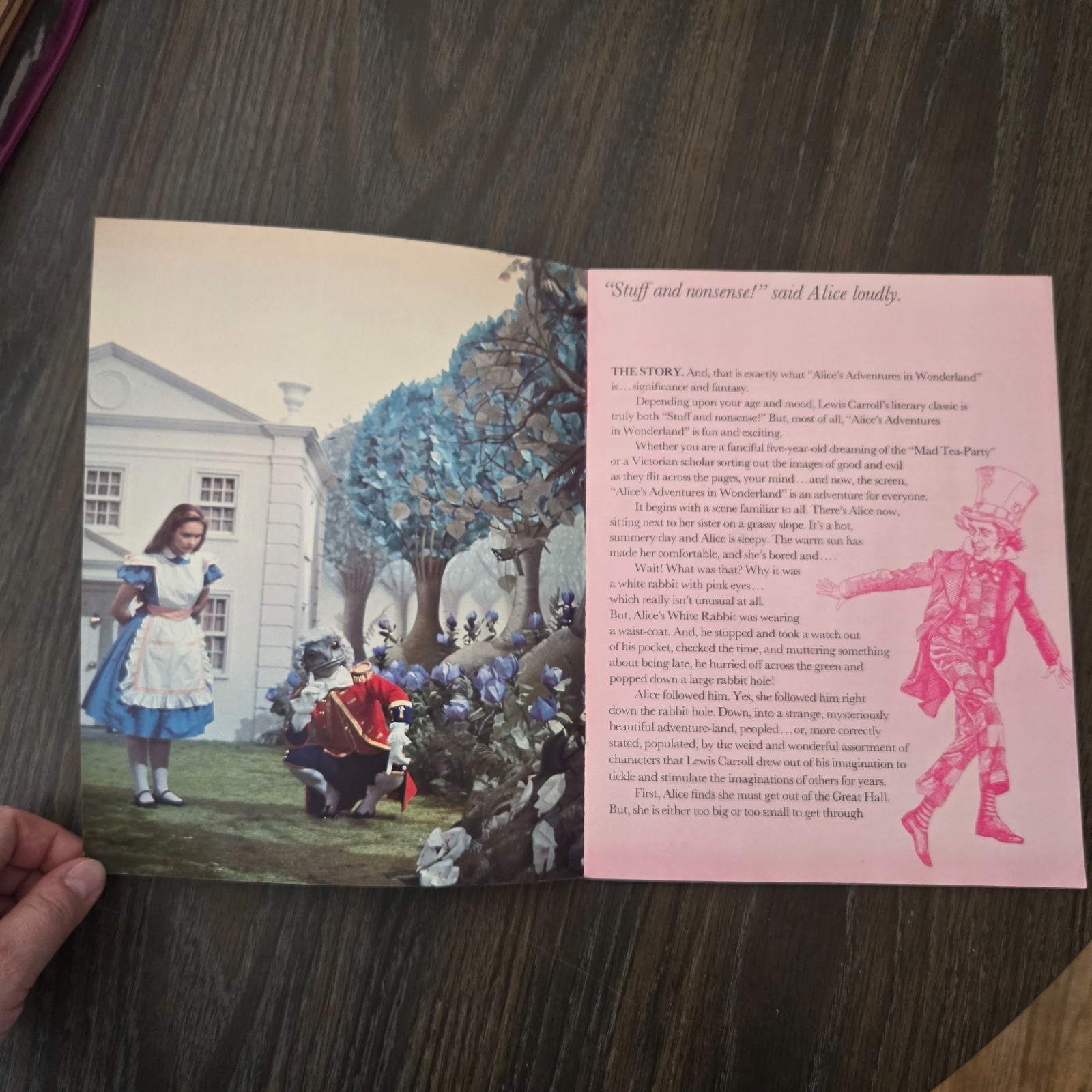 1972 ALICE’S ADVENTURES IN WONDERLAND PROGRAM AND 33 1/3 RPM RECORD