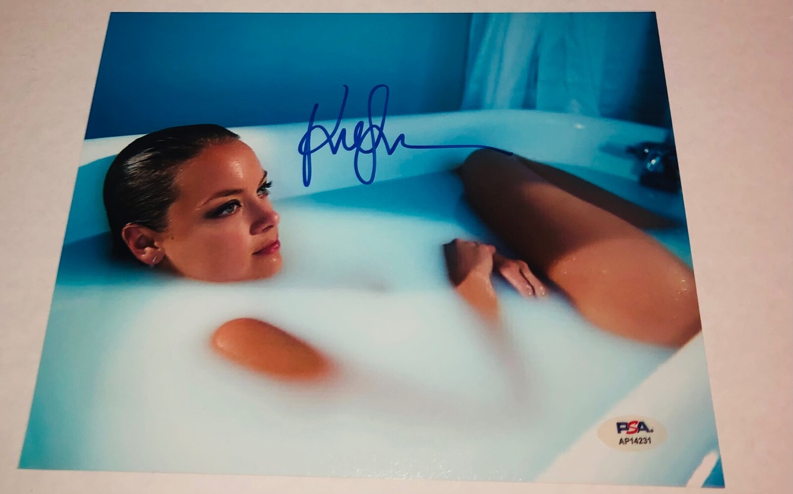 Rachel Skarsten Reign Birds of Prey Sexy Signed Autographed 8×10 Photo PSA RARE