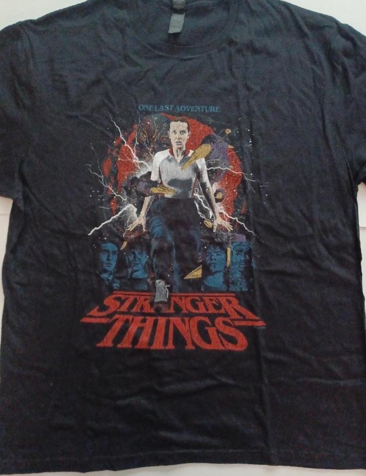 STRANGER THINGS ONE LAST ADVENTURE THE RIGHTSIDE UP 12-31-25 PROMO T-SHIRT XL