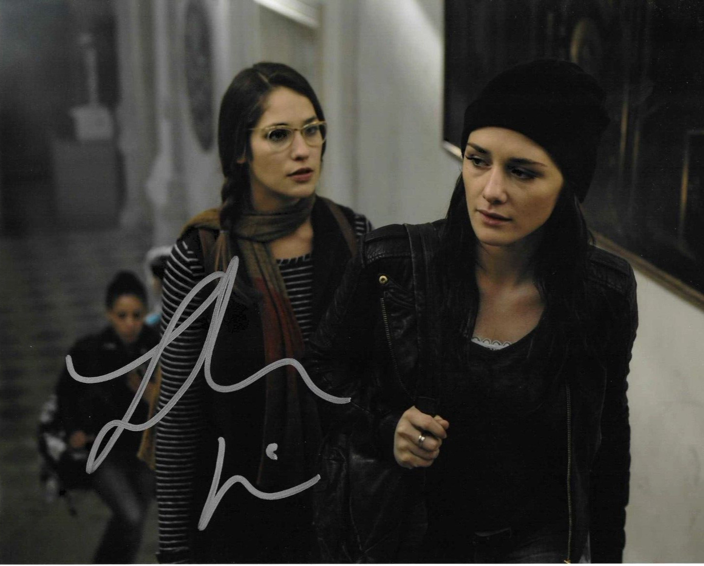 * LOLA KIRKE * signed 8×10 photo * FALLEN * 7