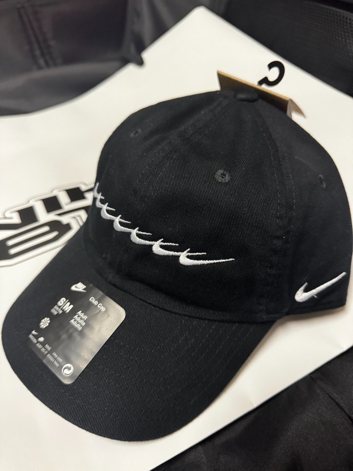 Nike x BTS Arirang Korea Pop-Up Official Cap Black Adjustable Unisex S/M New