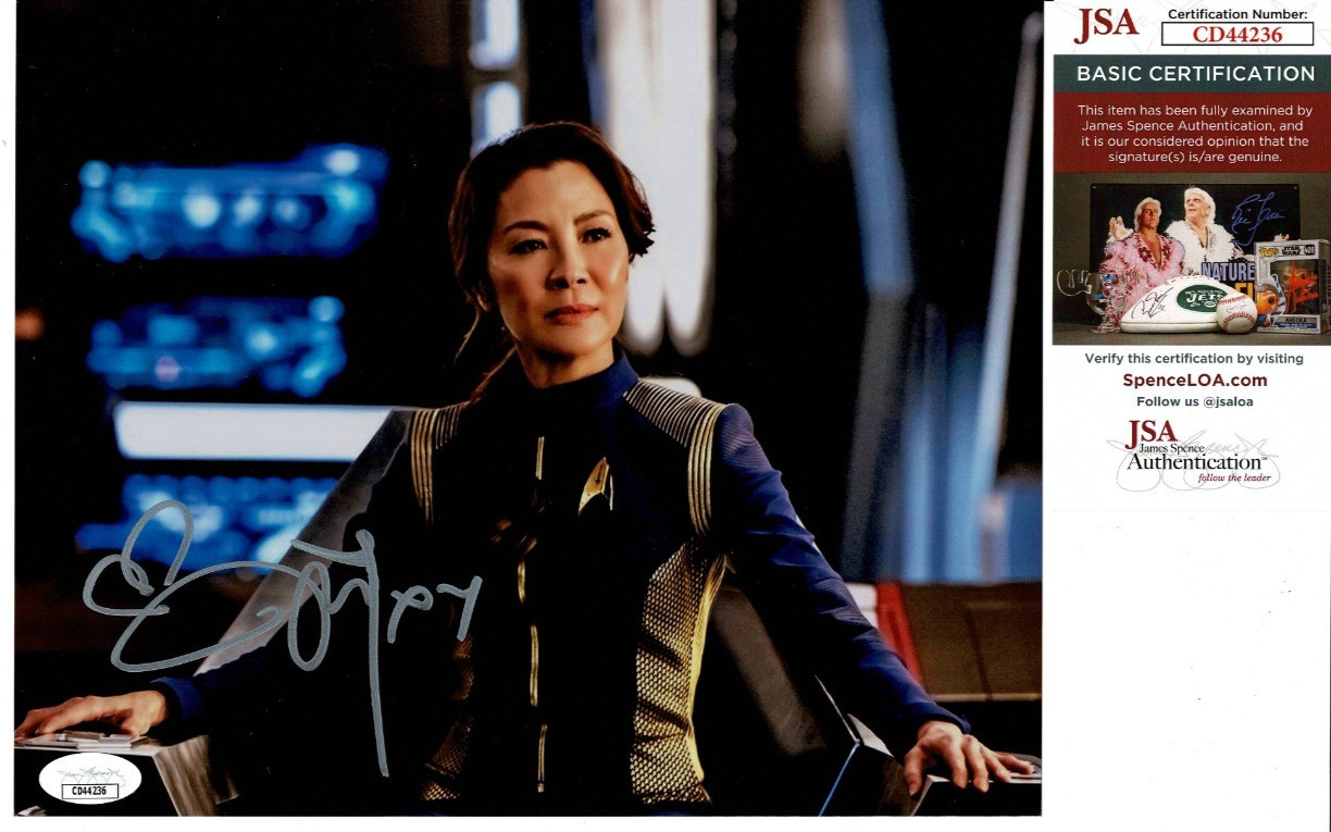 MICHELLE YEOH SIGNED 8×10 PHOTO “STAR TREK DISCOVERY, JAMES BOND” JSA COA