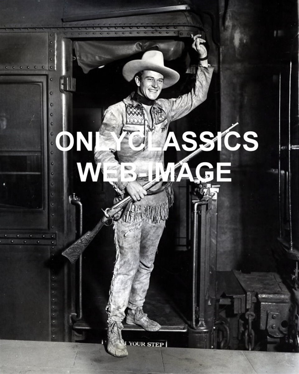 1930 COOL JOHN WAYNE COWBOY & WESTERN RIFLE 8X10 PHOTO RAILROAD TRAIN AMERICANA