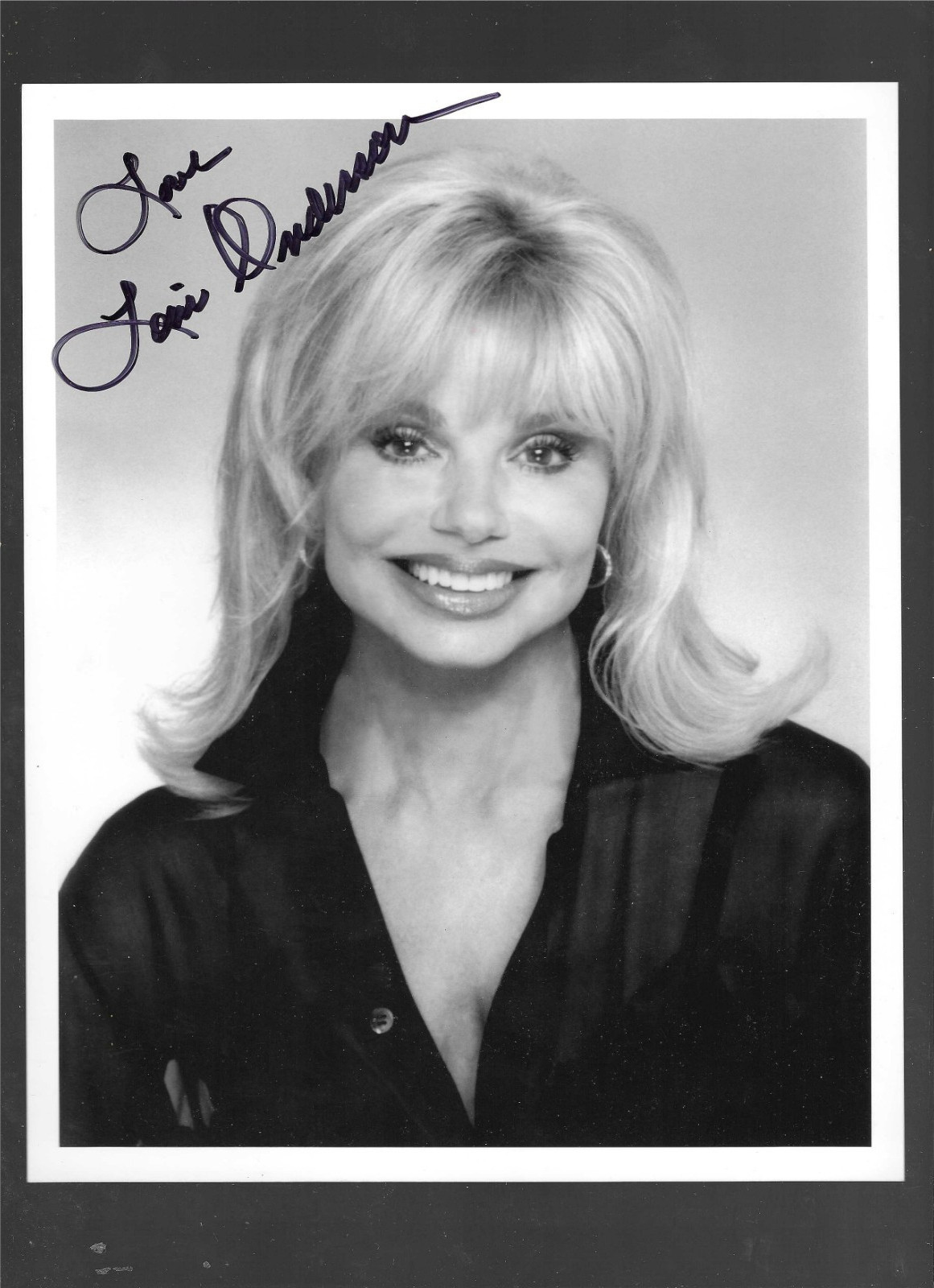 Loni Anderson autograph signed 8 x 10 inch photo WKRP IN CINCINNATI