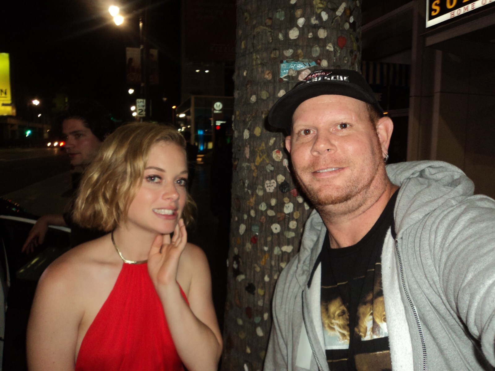 Jane Levy Suburgatory autographed photo signed 8×10 #5 Tessa Altman