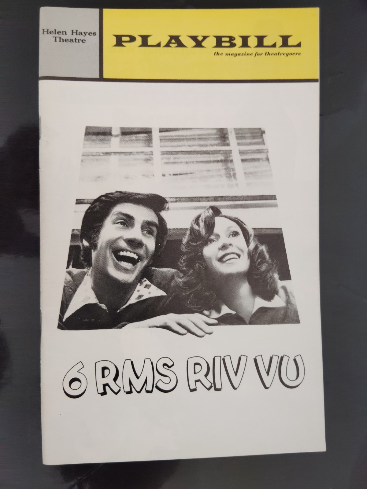 Jerry Orbach & Jane Alexander in 6 RMS RIV VU – 1972 – Helen Hayes Theatre, NY