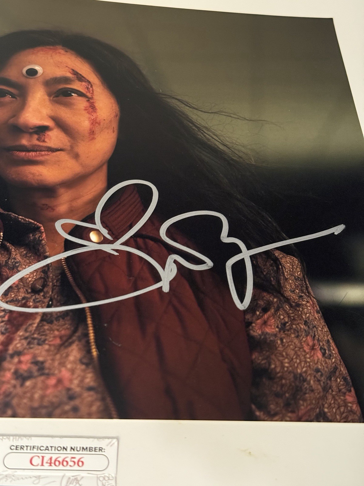 MICHELLE YEOH SIGNED 11X14 PHOTO EVERYTHING EVERYWHERE ALL AT ONCE JSA COA