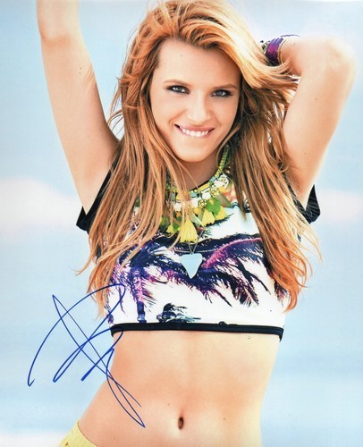 Autographed Bella Thorne 8×10 Photo Signed with COA