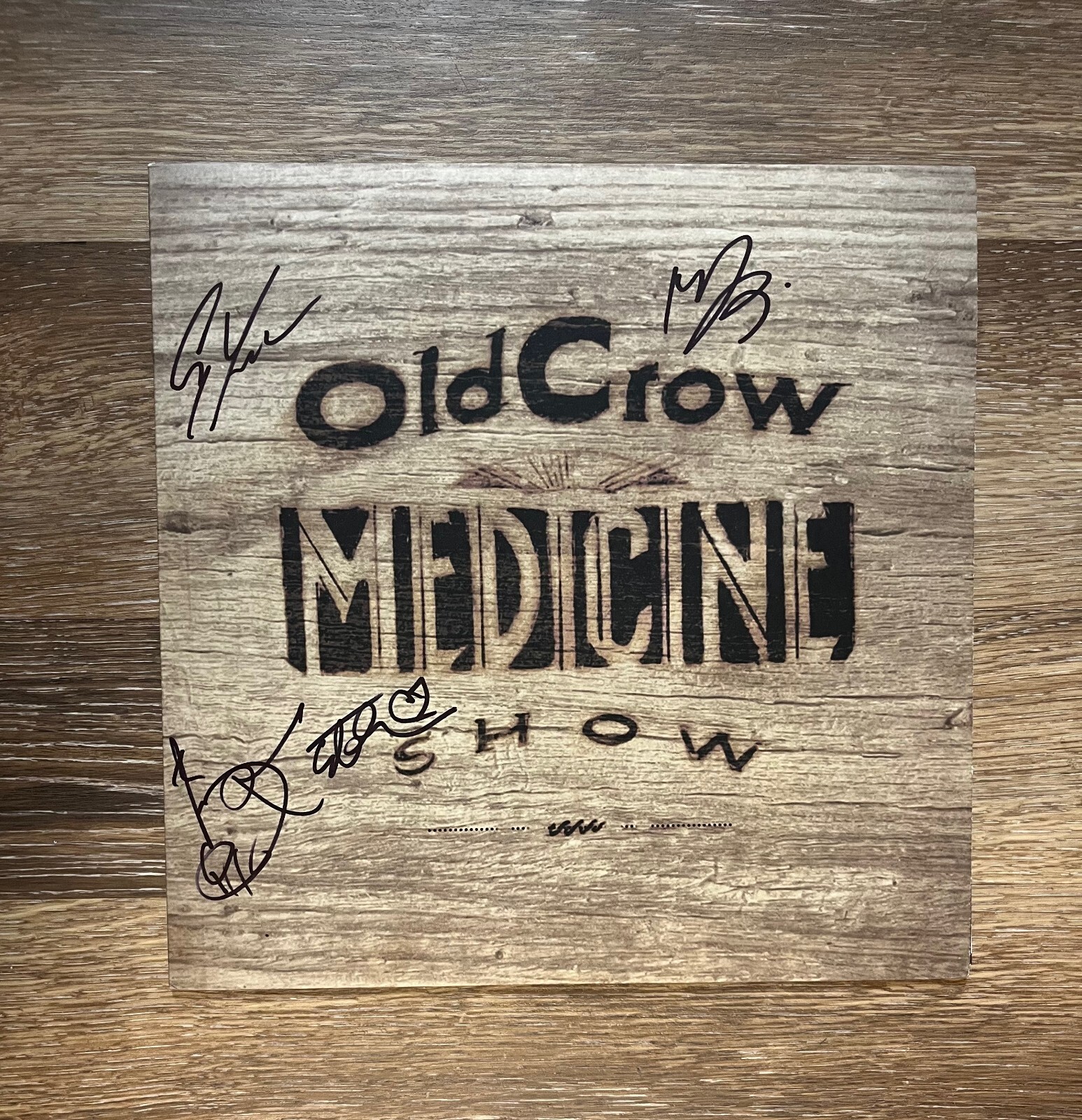 * OLD CROW MEDICINE SHOW * signed album * CARRY ME BACK * KETCH , CORY & MORGAN