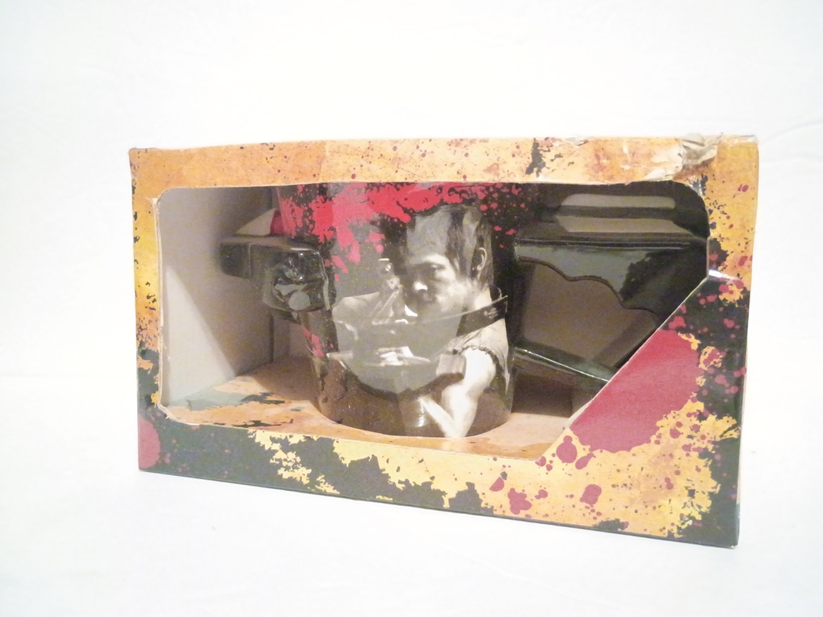 NEW 2013 AMC THE WALKING DEAD DARYL CROSSBOW COFFEE MUG
