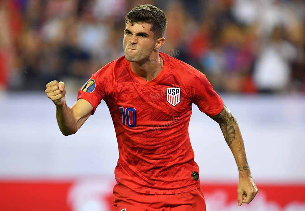 Sports Images Men Soccer Christian Pulisic in red USA uniform Poster CL3626