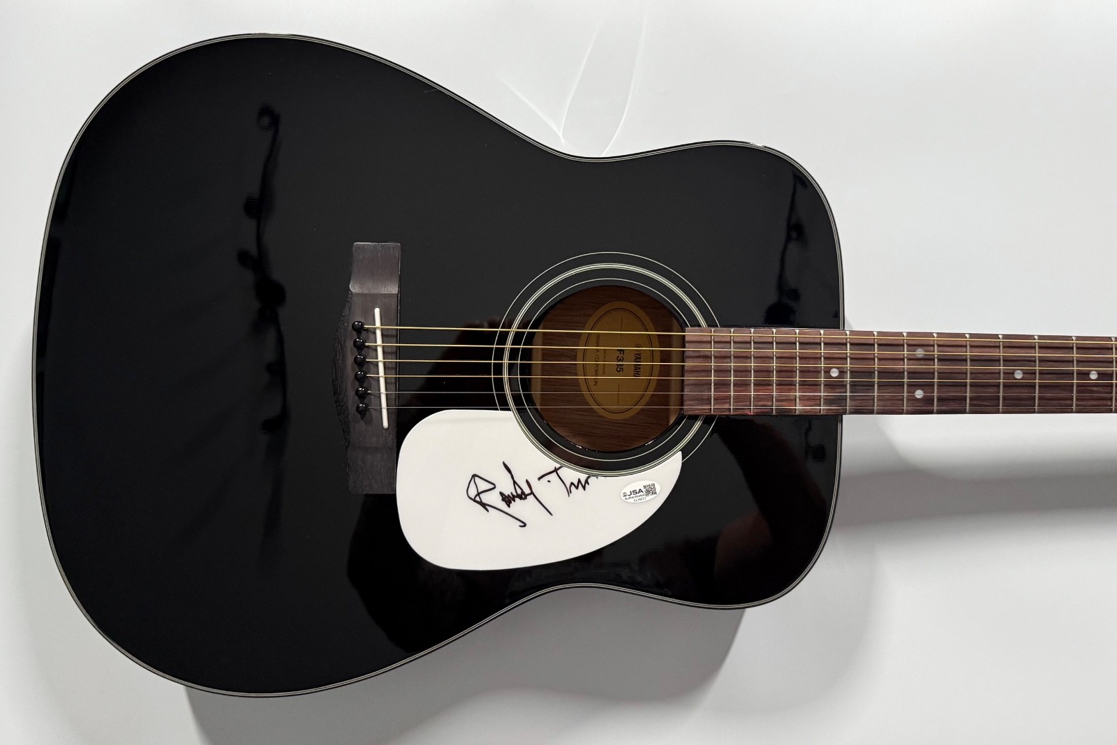 Randy Travis JSA Autograph Signed Guitar Yamaha Acoustic
