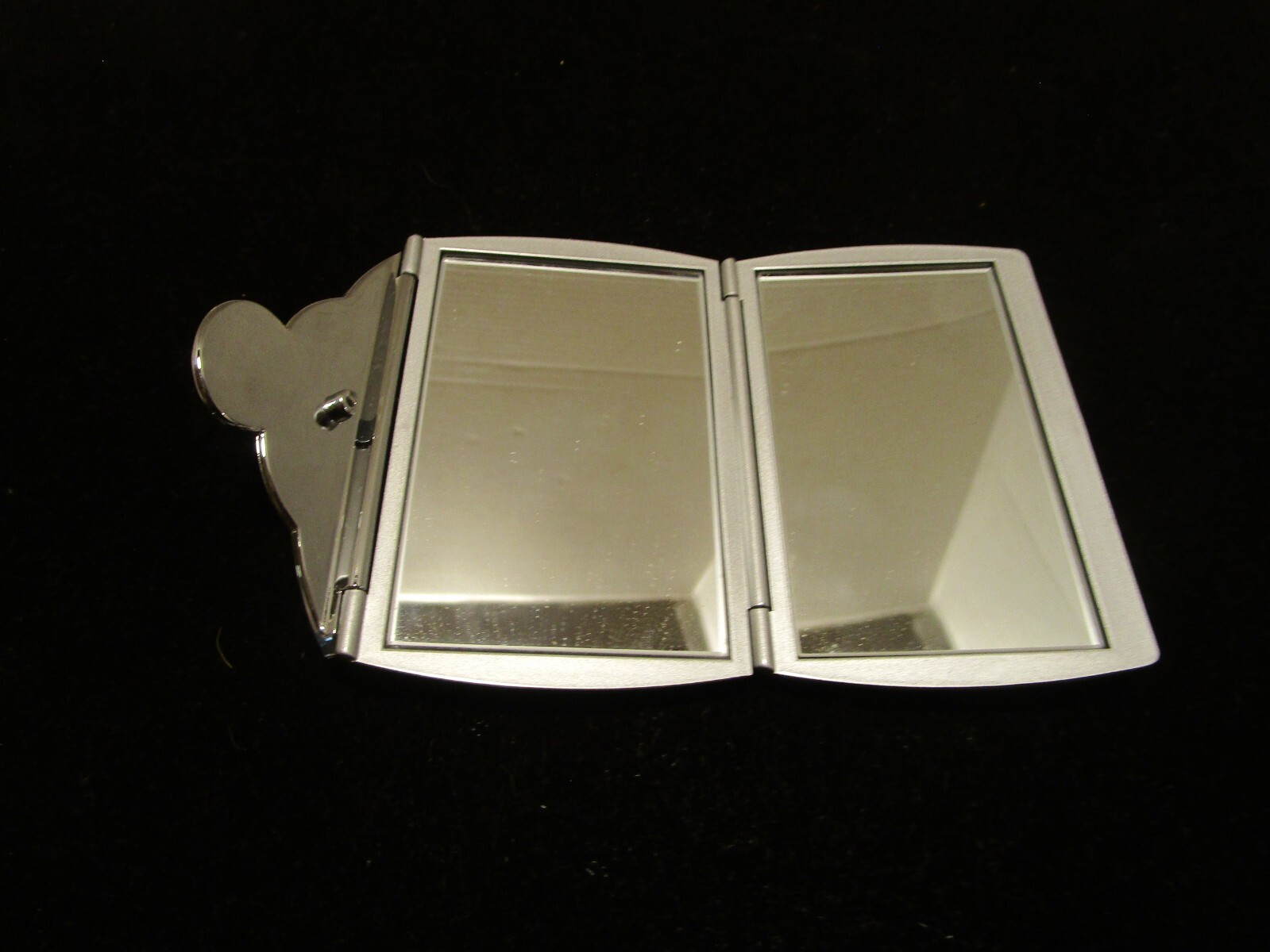 Collectible Ugly Betty Compact Pocket Mirror Folding ABC Studios TV Series 2006