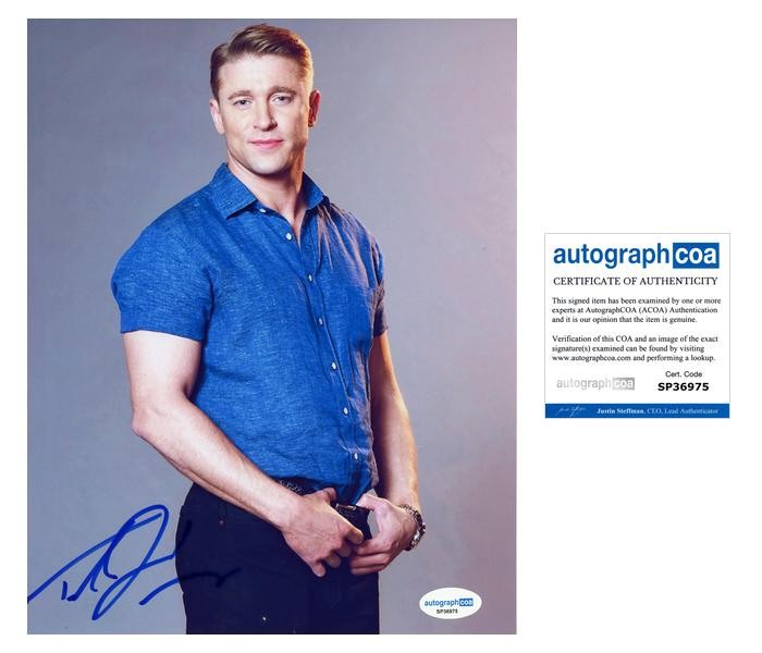Tyler Jacob Moore “SEAL Team” AUTOGRAPH Signed Autographed 8×10 Photo ACOA