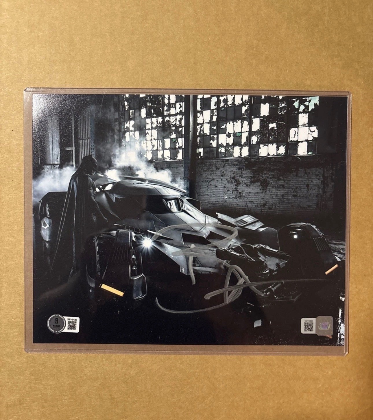 Ben Affleck Signed/Autographed Batman 8×10. OCCM & Beckett Witness COA