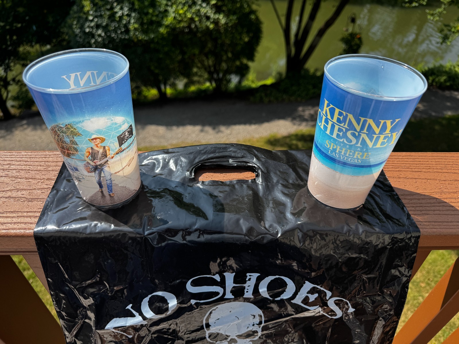 Two 16oz Kenny Chesney Live @ Sphere cups + No Shoes Nation 15″ x 19″ bag