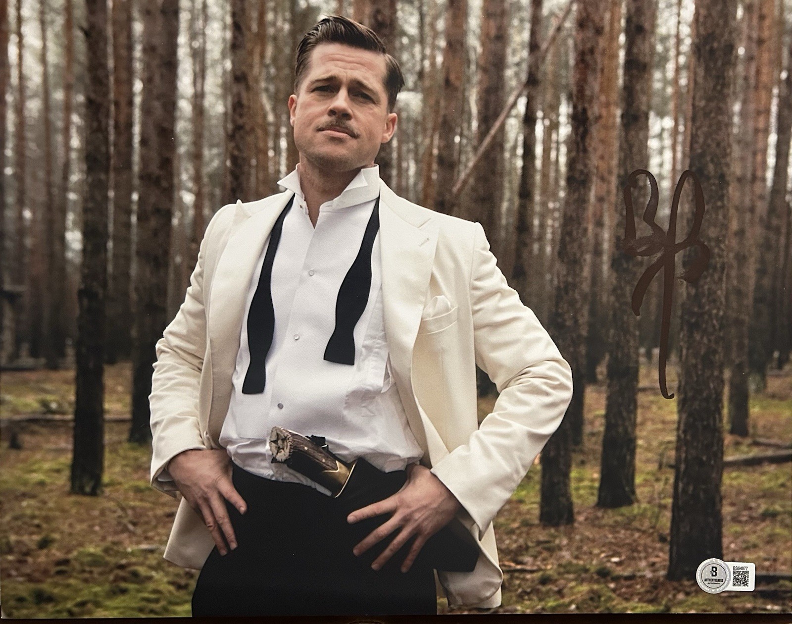 Brad Pitt signed Inglourious Basterds 11×14 Fight Club Auto Beckett COA Smuged