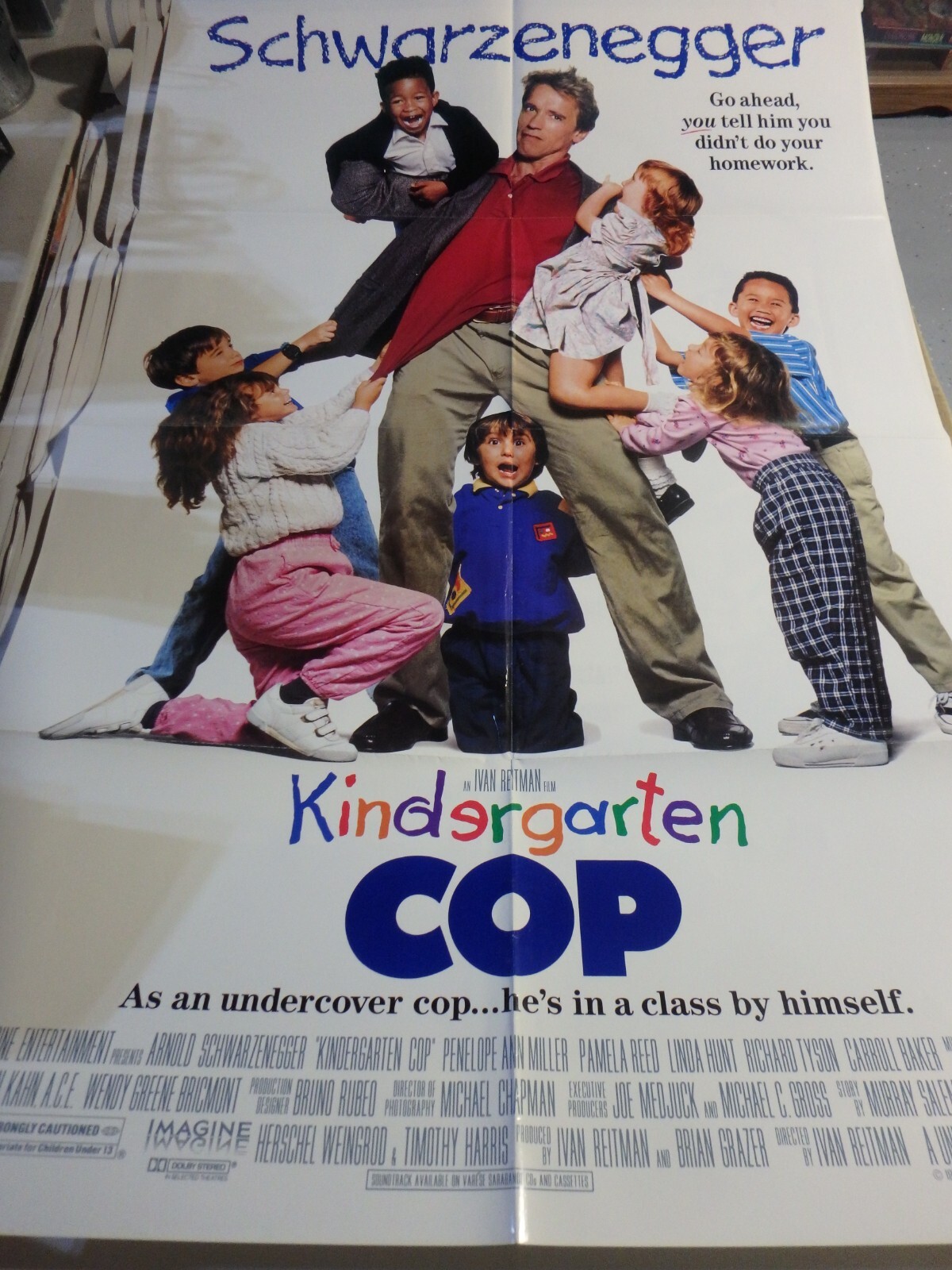 “KINDERGARTEN COP” ARNOLD SCHWARZENEGGER 1989 ORIGINAL ONE SHEET POSTER !