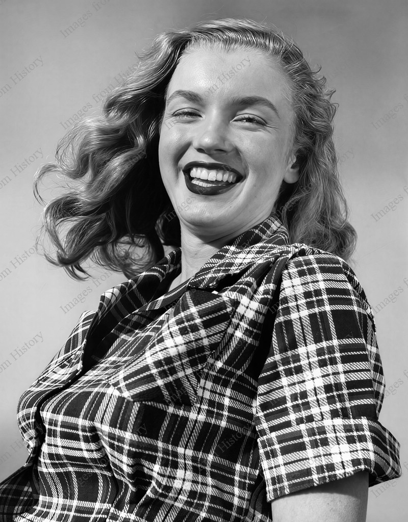 8×10 Print Marilyn Monroe Portrait Taken by Photographer Joseph Jasgur in 1946
