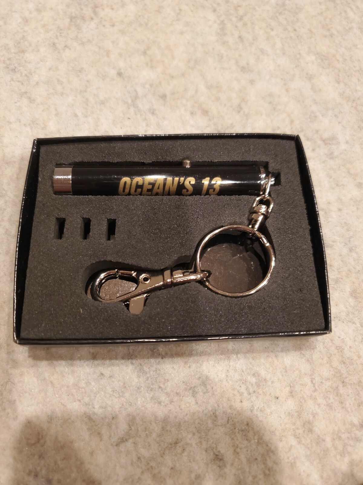 2007 Oceans 13 Movie Promo Clooney Pitt Damon Mini Keychain Light 13 Silhouette
