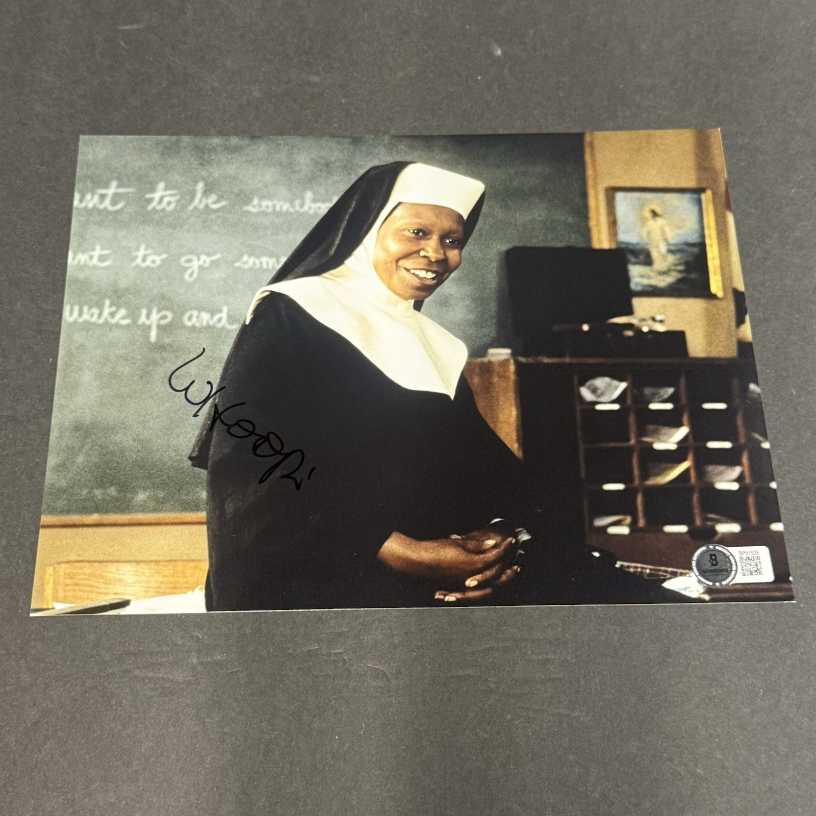 Whoopi Goldberg Signed Sister Act Movie 8×10 Photo Beckett BAS A
