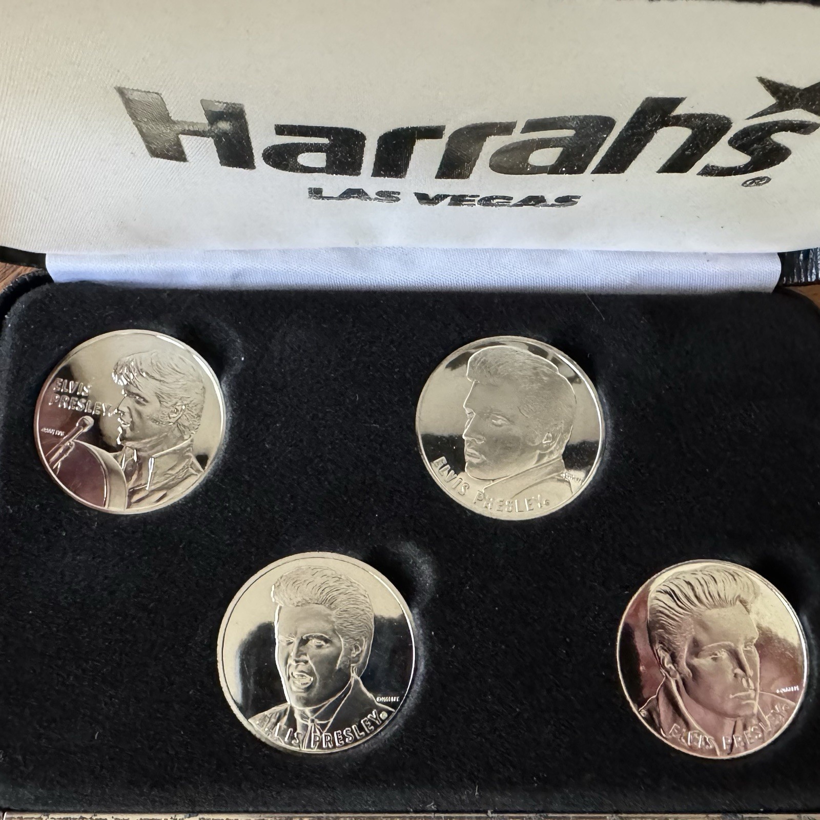 Harrah’s Casino Elvis Presley 4 Silver Tone Collector Metal Coins Tokens In Box