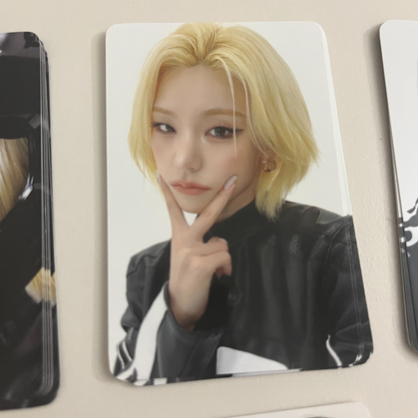 YEJI ITZY Photocard World Tour [ TUNNEL VISION ] Official TradingCard Kpop