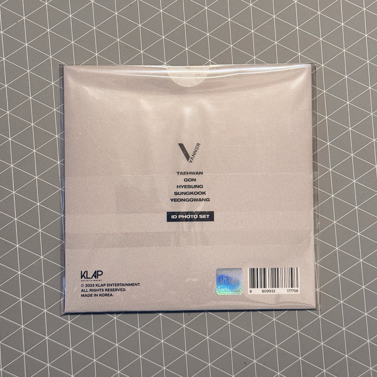 K-pop idol Vanner official goods merch / id photo set 배너 공식 굿즈 증명사진 증사 세트