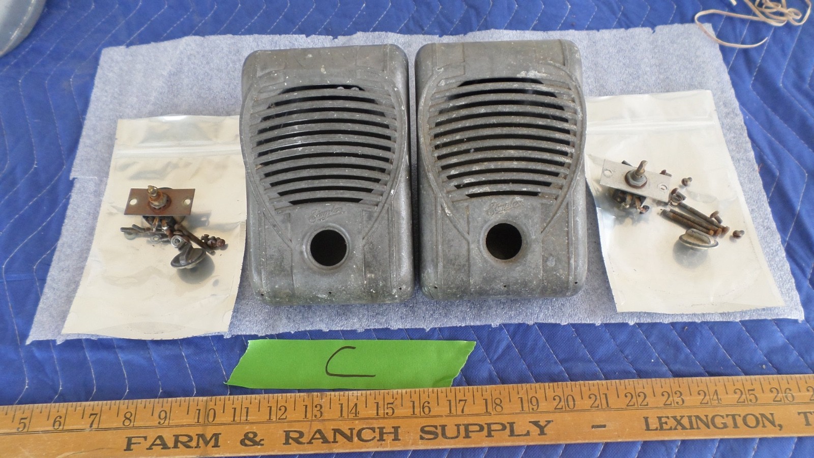 ( C ) Vintage Pair of Simplex HEART Drive-In Movie Speaker Some Parts Cracks