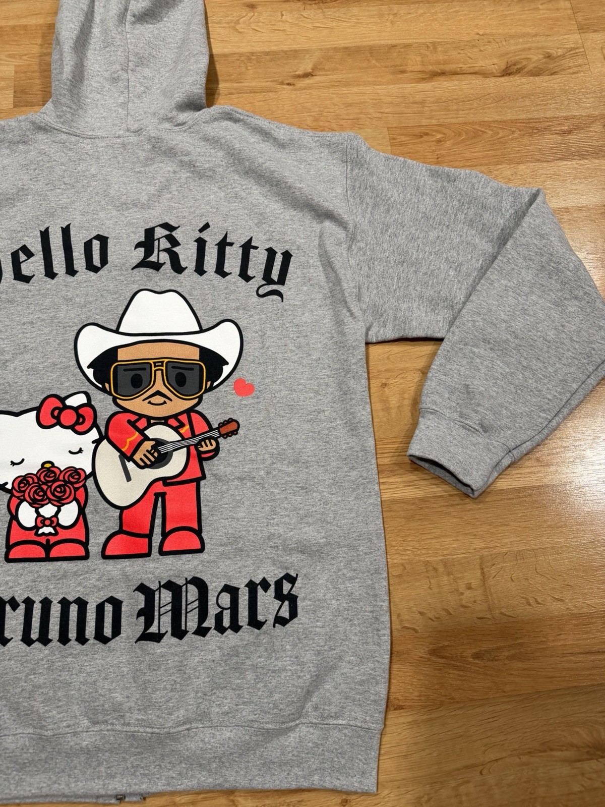 HELLO KITTY X BRUNO MARS THE ROMANTIC TOUR OFFICIAL POP-UP NEW M GREY ZIP HOODIE