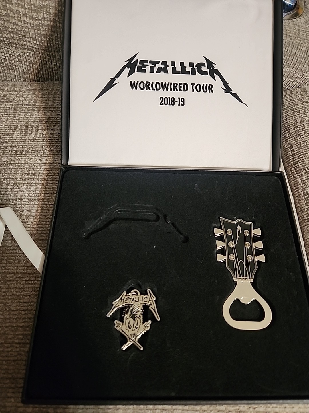 2018-19 METALLICA WORLDWIRED TOUR GIFT SET. Missing The Pin.