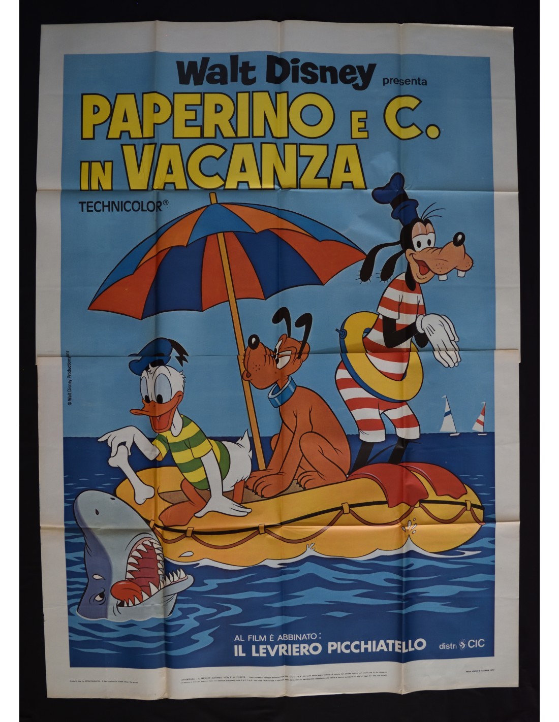 Donald Duck And Company On Vacation Goofy Pluto Walt Disney SHARK A475