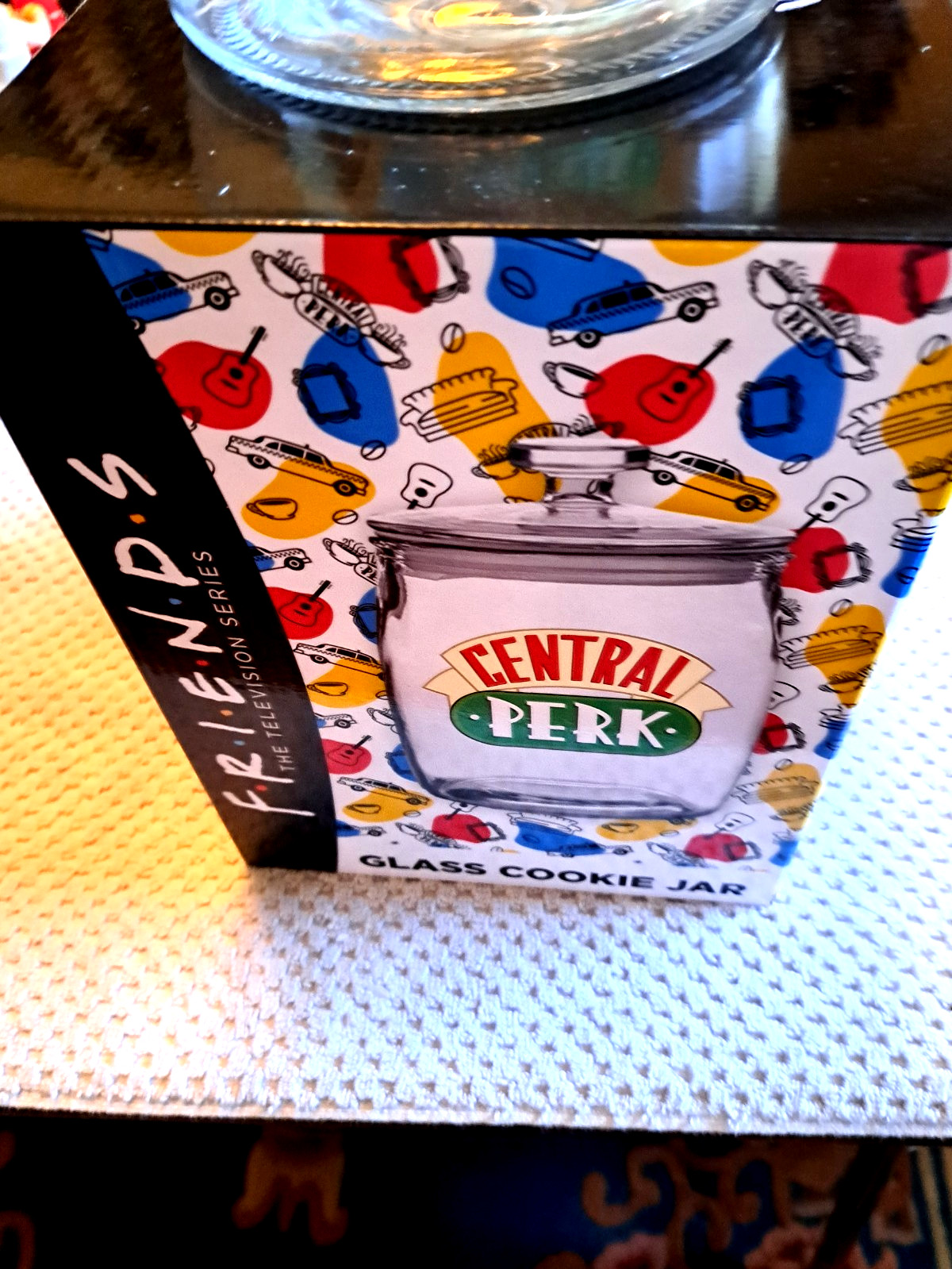 “Friends” TV Show, “CentraL Perk” Clear Glass Cookie Jar, 8 1/2″ Tall NEW IN BOX