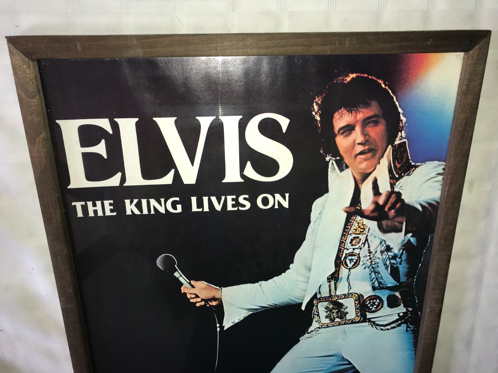 Vintage 1977 ELVIS PRESLEY Wood Frame Under Glass