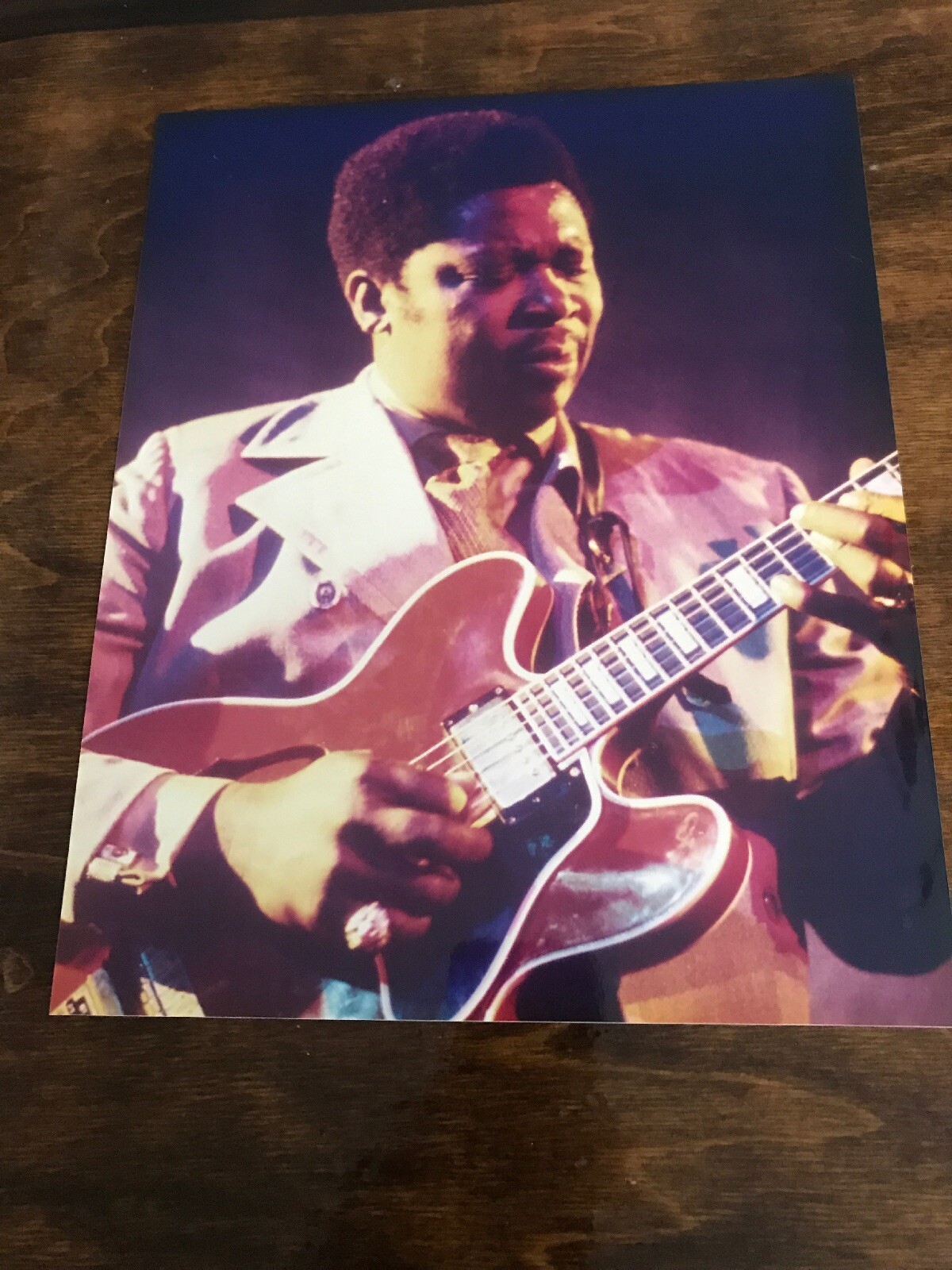 Vintage Middle Aged B.B. King 8×10 Glossy Photo Playing Guitar