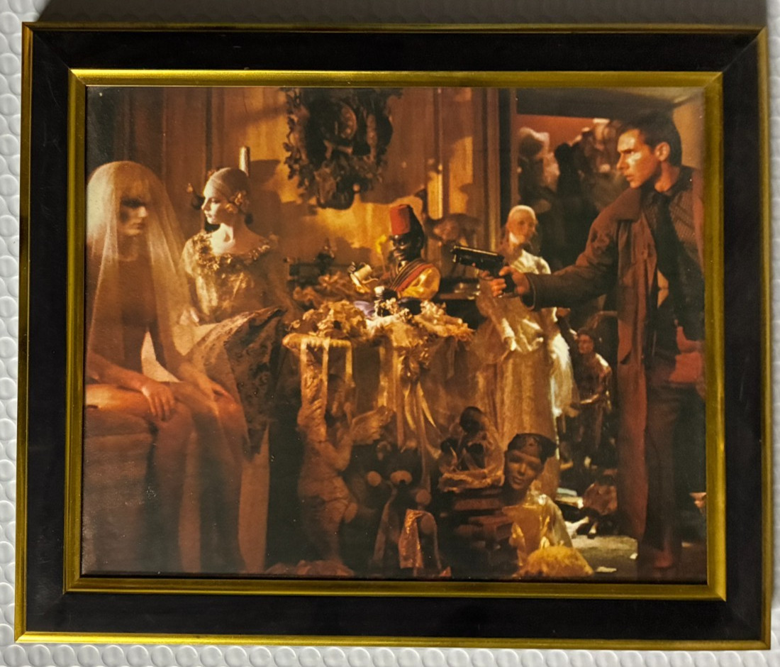 BLADE RUNNER 8×10″ lobby card 9.75″ x 11.75″ glass & plastic frame / Pris & Rick