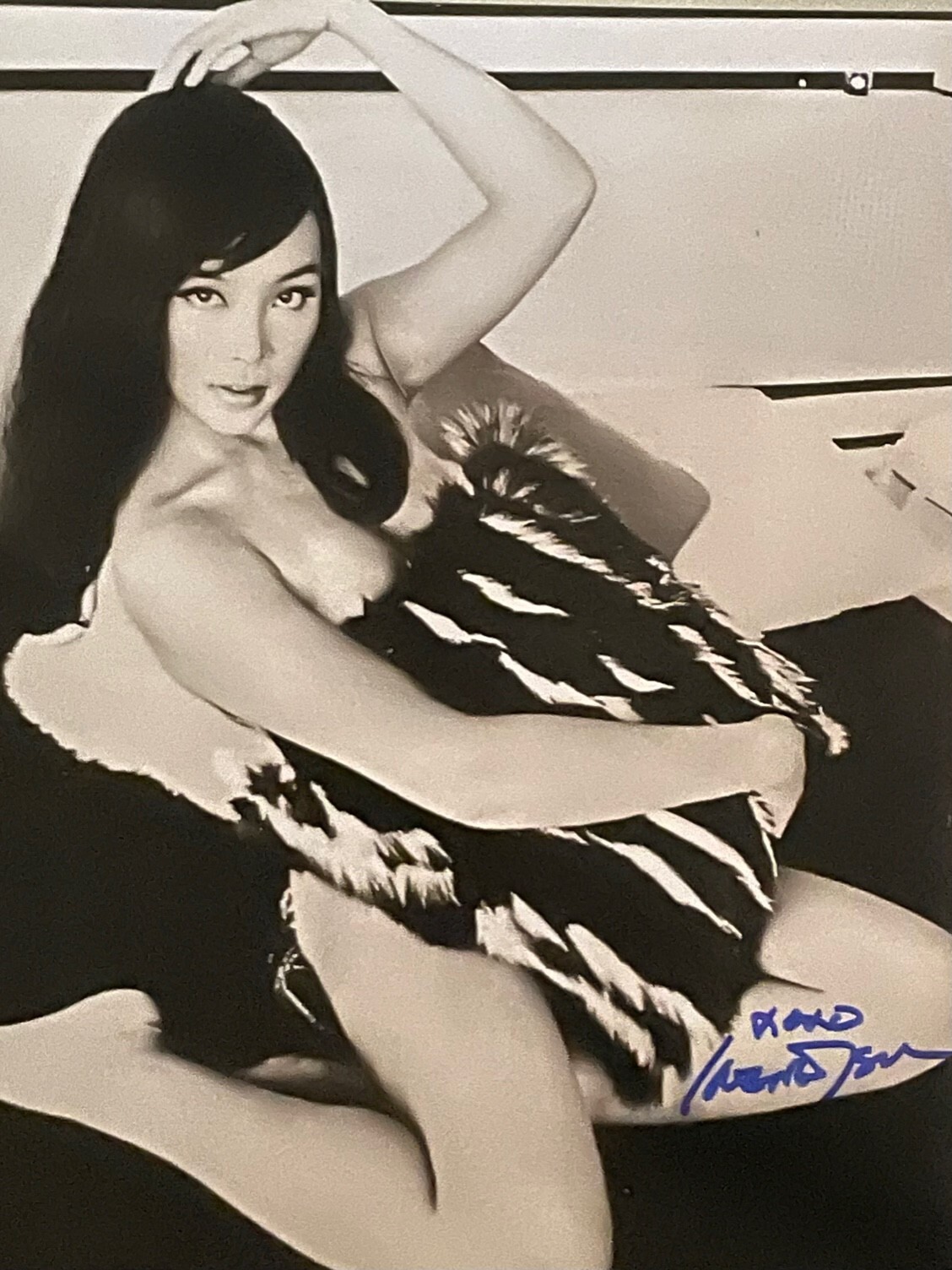 Irene Tsu How To Stuff A Wild Bikini Original signed 8X10 photo #30