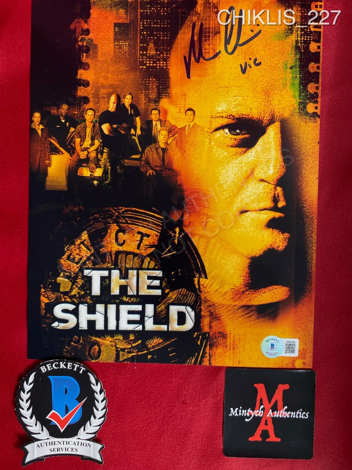 Michael Chiklis autographed signed 8×10 photo The Shield Vic Beckett COA