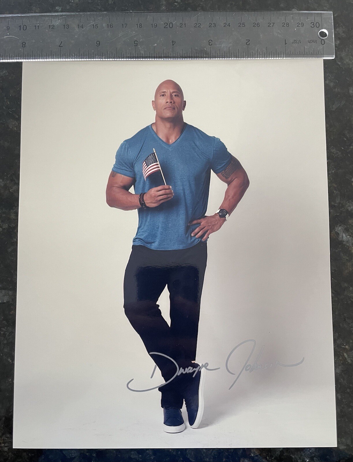 Dwayne Johnson The Rock Signed 8×10 autographed Flag WWE CHAMP Hollywood Actor