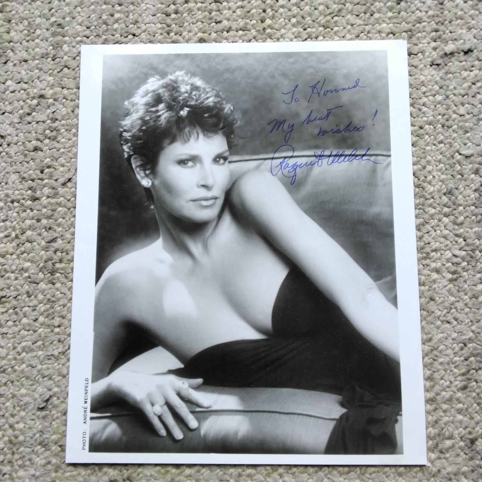 Raquel Welch Signed Photo Movie TV Actress One Million BC Bay City Bombers Sexy