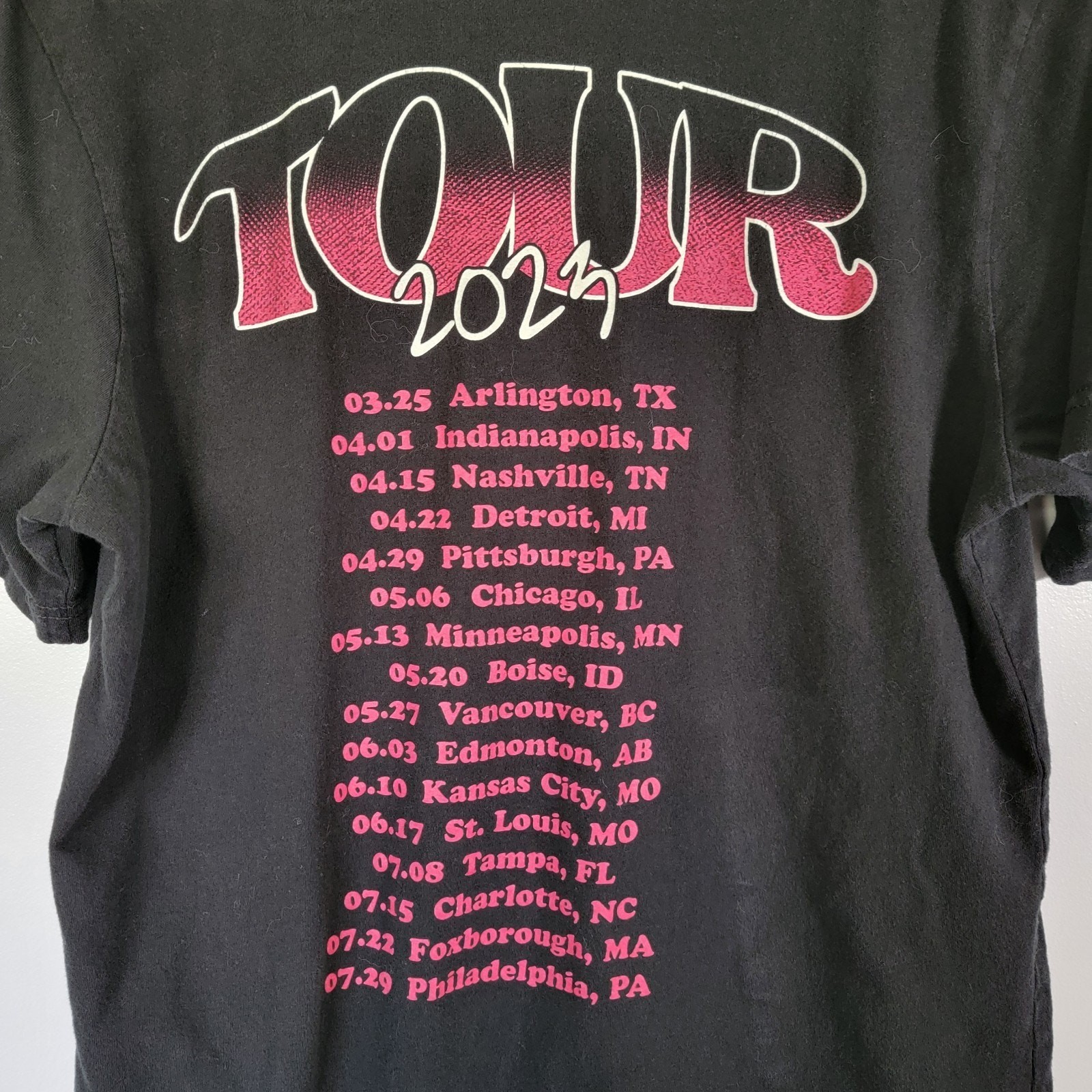 Lainey Wilson Hillbilly Hippie Tour 2023 Tee Sz M Bell Bottom Country Western
