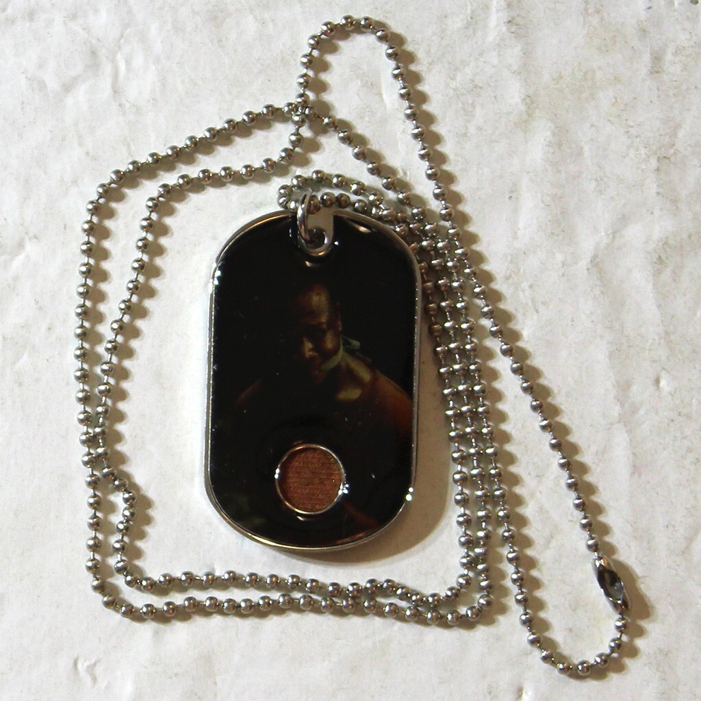 Walking Dead Dog Tag 2017 Bob Relic Bulls i Toys Lawrence Gilliard Jr.
